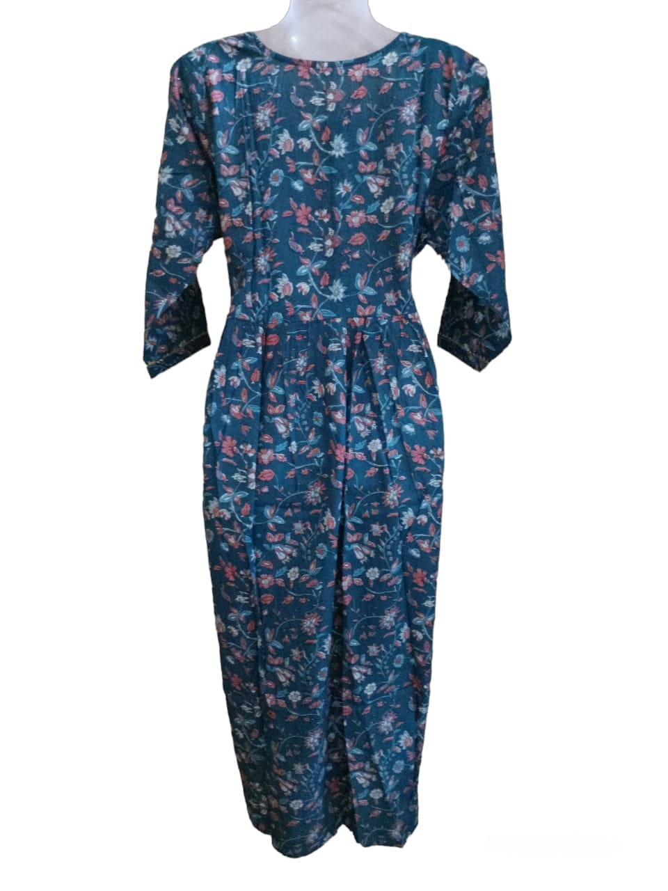 MATG7- Maternity/Feeding gown